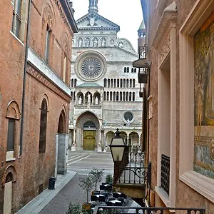 Duomo 3*, Cremona Italië